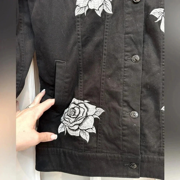 LuLaRoe | Jaxon Black w/ Grey Embroidered Roses Denim Jean Jacket Size L NWOT - Picture 2 of 10